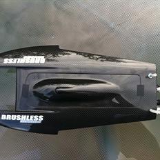 Båd Mini Cat Hydro Carbon "Beelzebub"