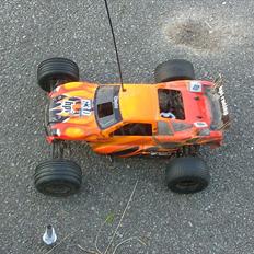 Off-Roader Nitro Firestorm 10T. Truggy