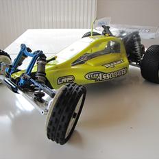 Buggy team associated ft B4