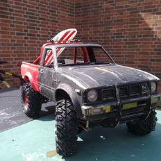 Off-Roader Tamiya Hilux Highlift (Junkyard Dog)