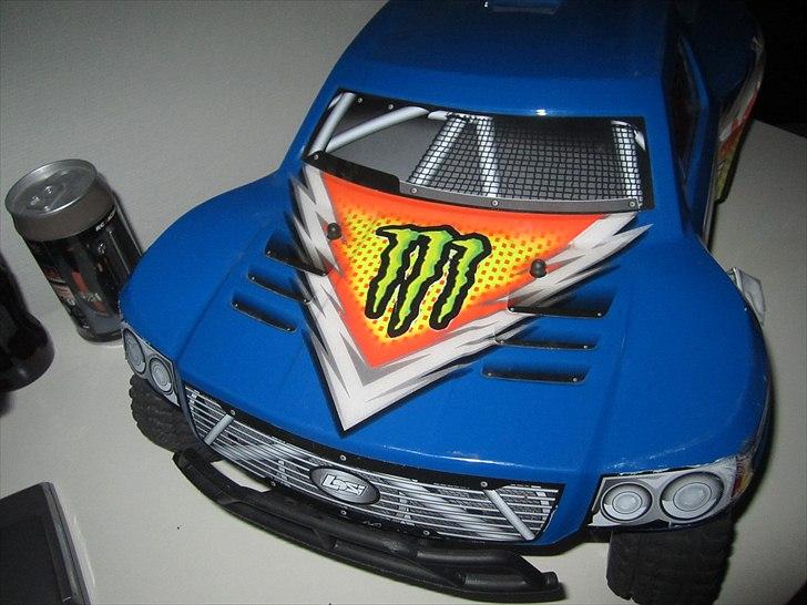 Off-Roader Losi Strike Brushless - Ved godt blå og grøn ikke passer godt sammen, men sad og kedede mig så lavede lige sådan et klister mærke :D! billede 1