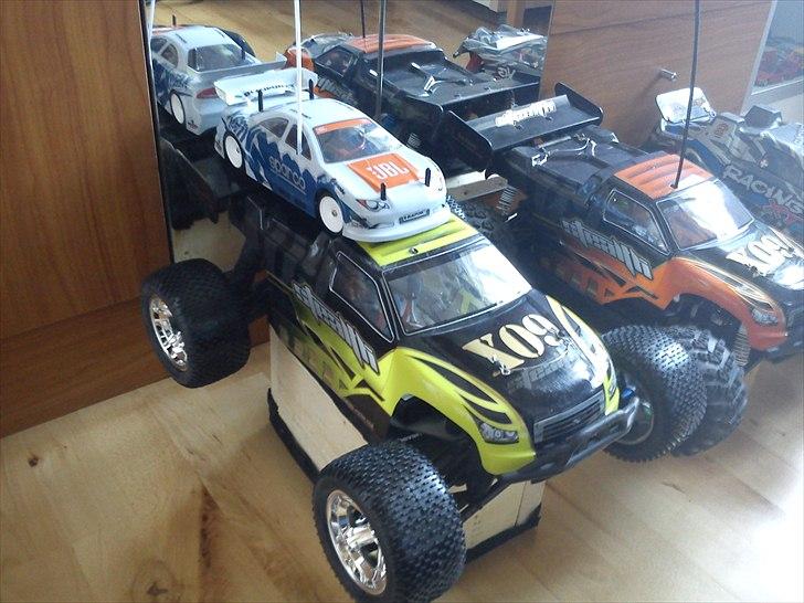 Bil HBX stealth XO9 brushless - nu med nye sutter på og min nye lille bil bag på : ) billede 13