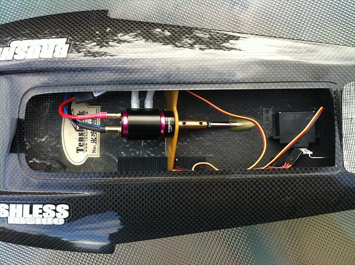 Båd Mini Cat Hydro Carbon "Beelzebub" billede 4