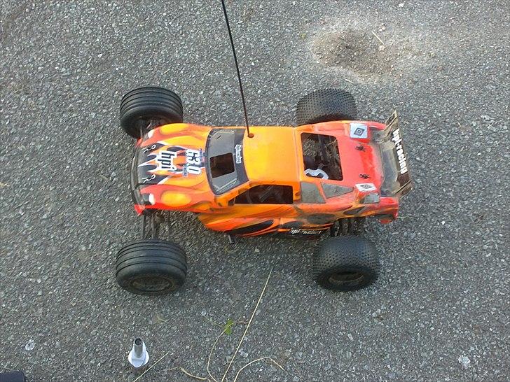 Off-Roader Nitro Firestorm 10T. Truggy - Lige fået den ud og køre igen med ny motor efter den først var flækket billede 1