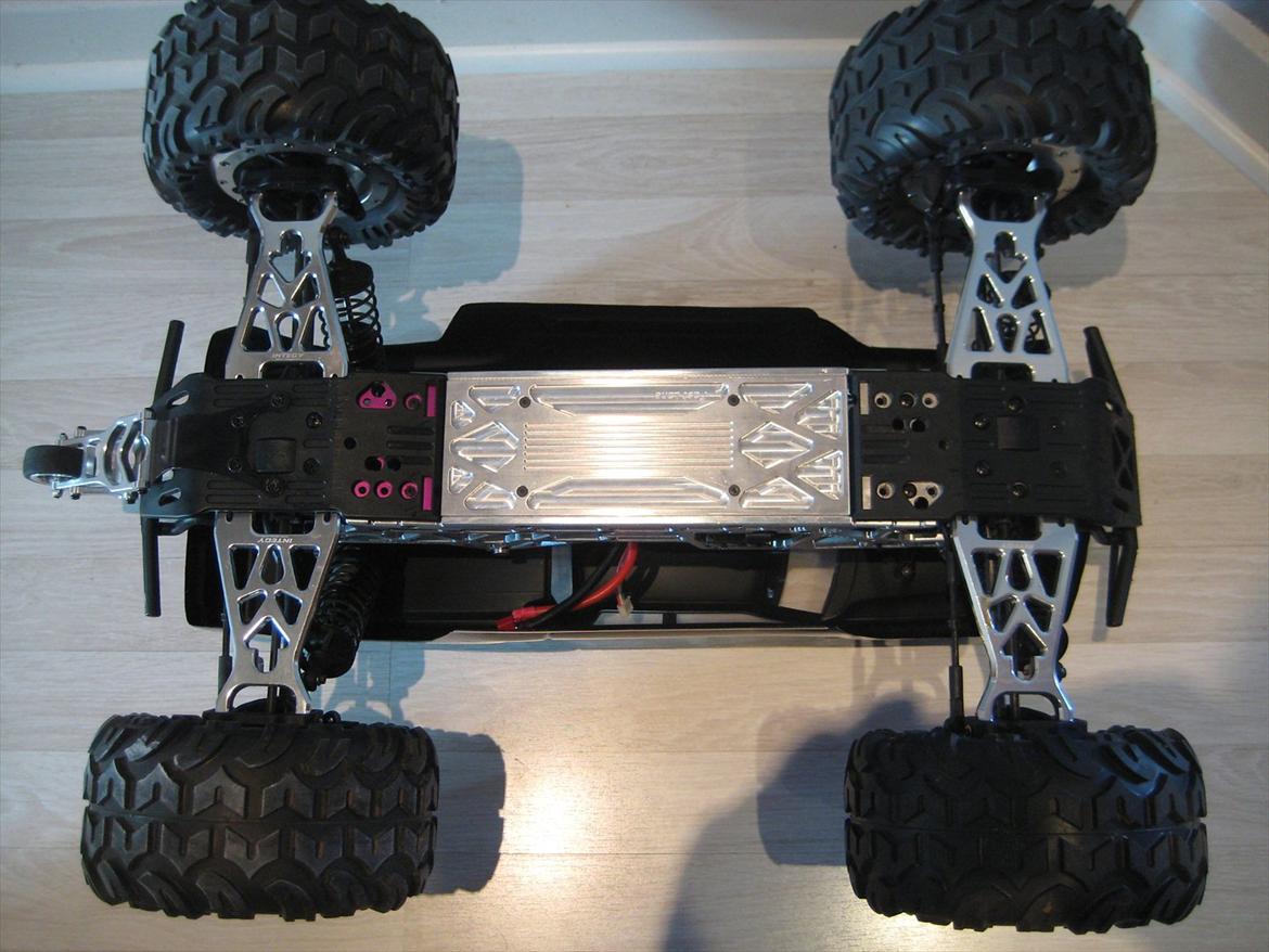 Truck Flm Savage Flux - nu med integy alu bærearme...
(sparer sammen til flm bærearme)...he he billede 2