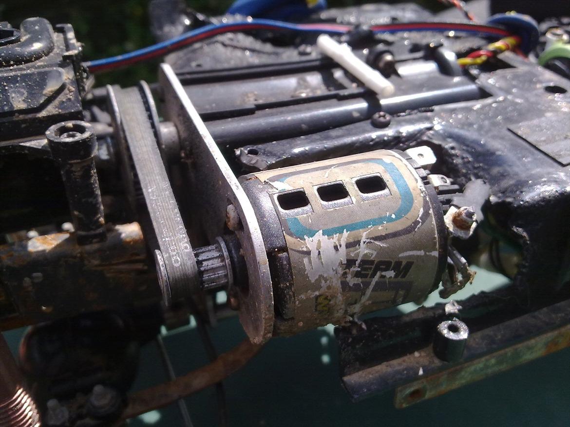 Off-Roader Tamiya Hilux Highlift (Junkyard Dog) - 55 turns og rem-system billede 9