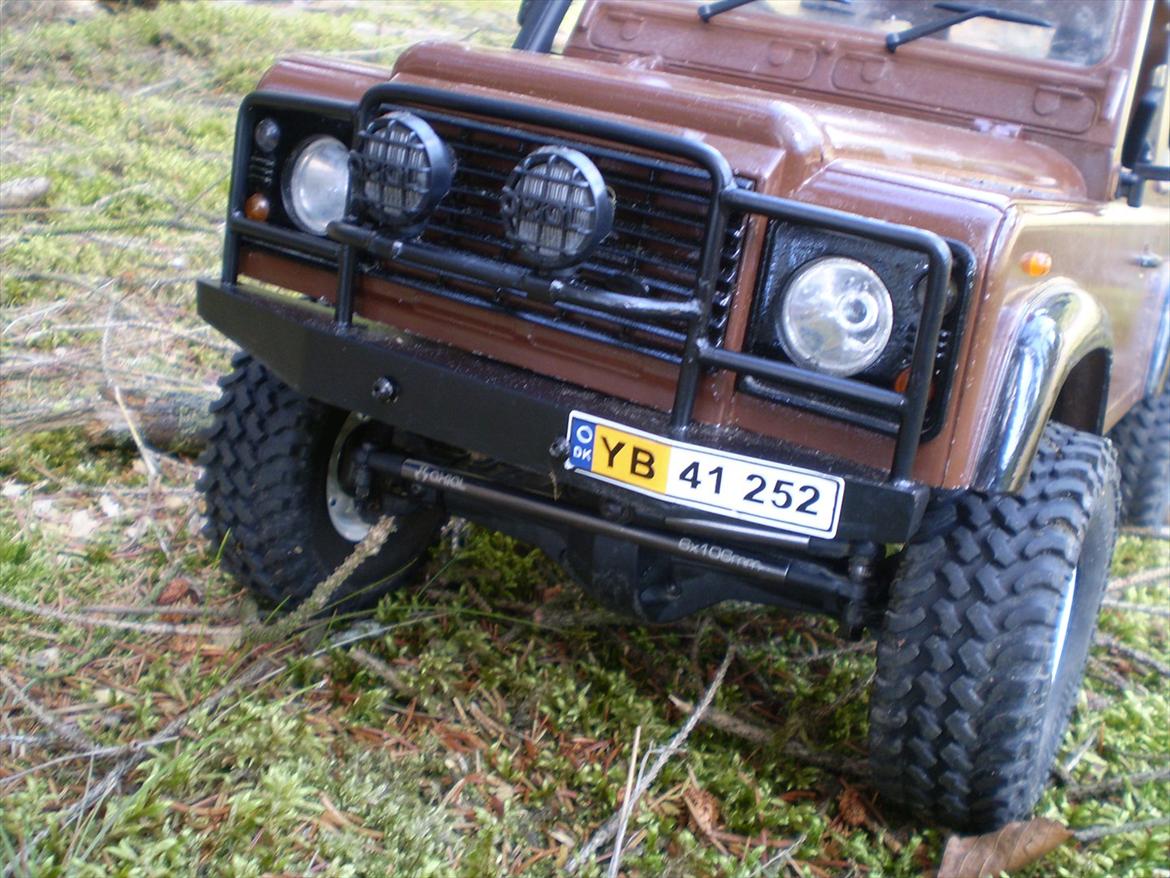 Off-Roader SCX10 Land Rover Defender - Min hjemmelavede forkofanger, er selv ret godt tilfreds:) 10/7-11 billede 5