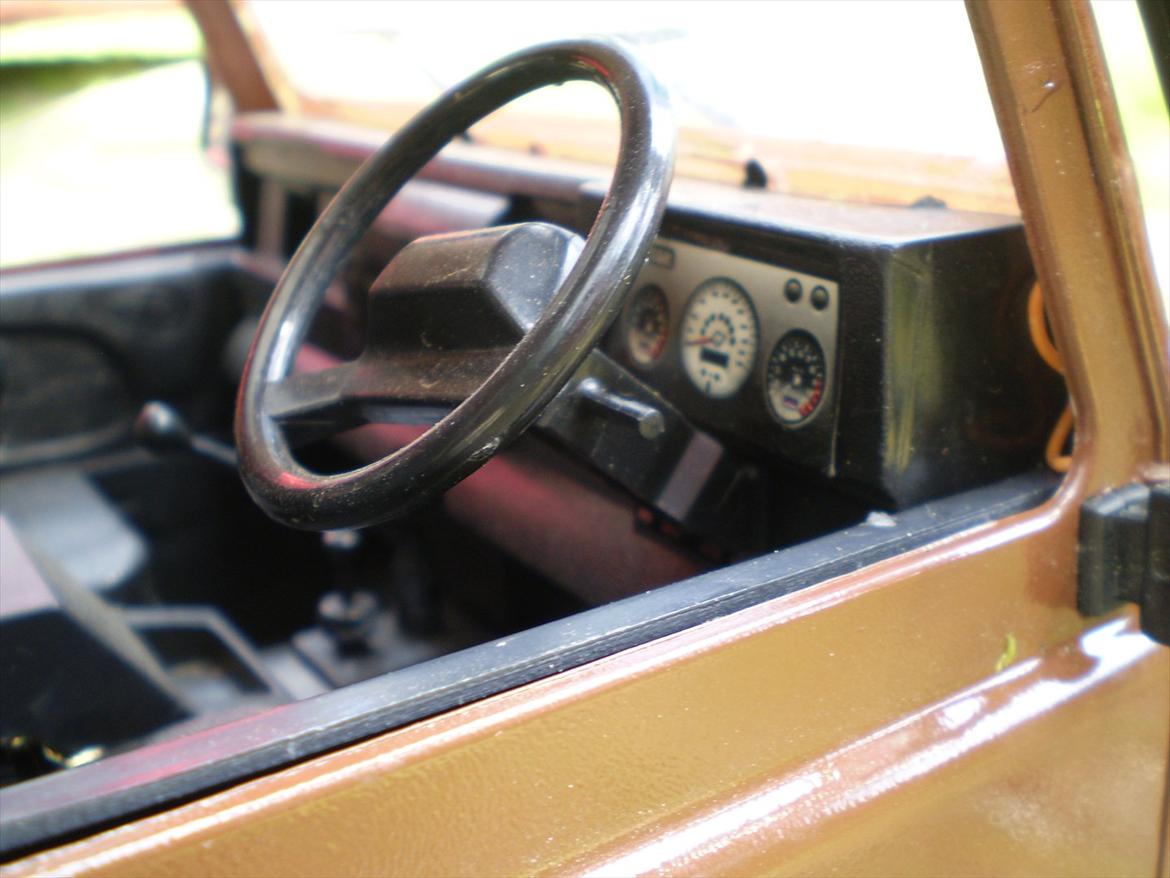 Off-Roader SCX10 Land Rover Defender - Kabinen, nogle ville mene at kaffekopperne mangler;)
10/7-11 billede 7