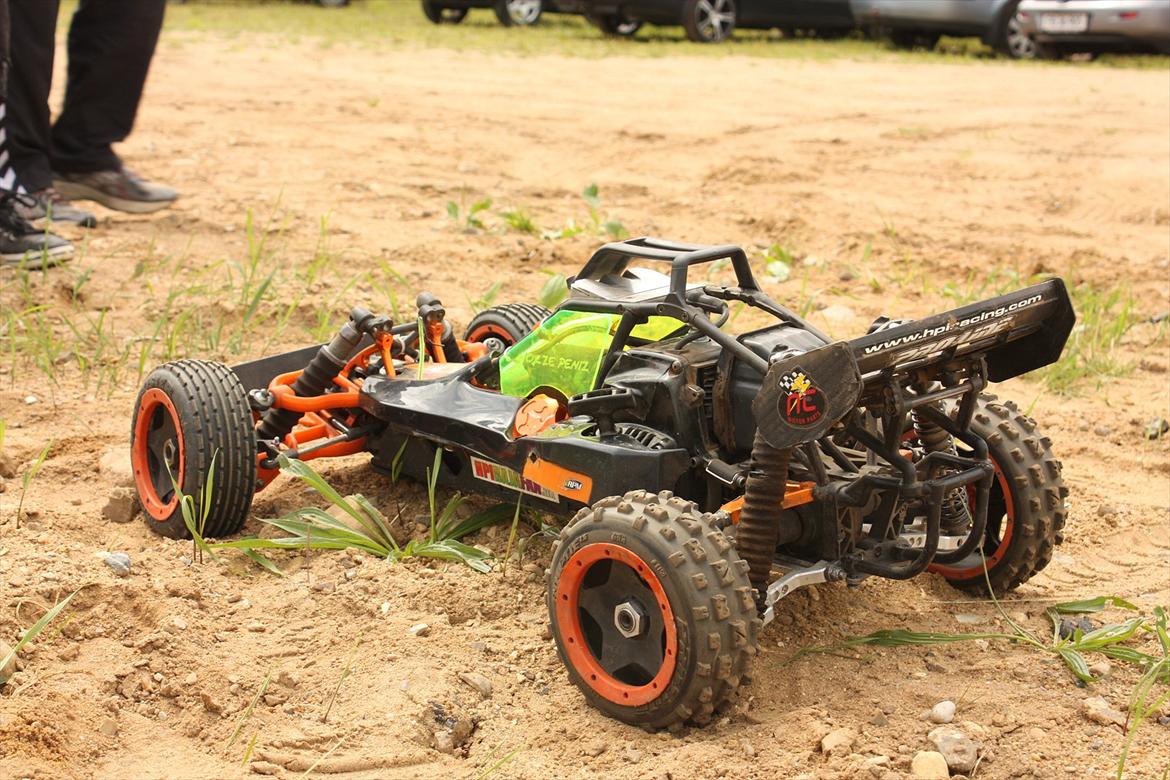 Buggy Hpi Baja 5B 2.0 Solgt - Som den ser ud før.. 12/7-11
OBS! der mangler underguard, da den fløj af samme dag billede 7