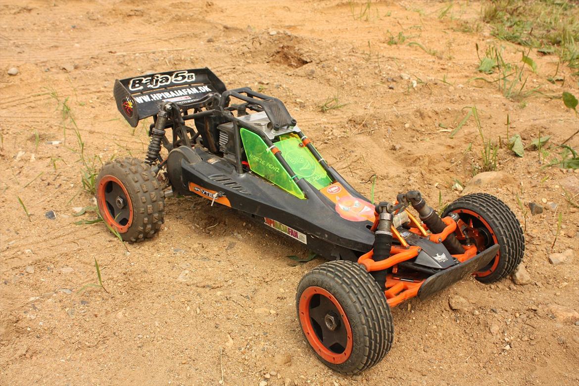 Buggy Hpi Baja 5B 2.0 Solgt - Som den ser ud før.. 12/7-11
OBS! der mangler underguard, da den fløj af samme dag billede 3