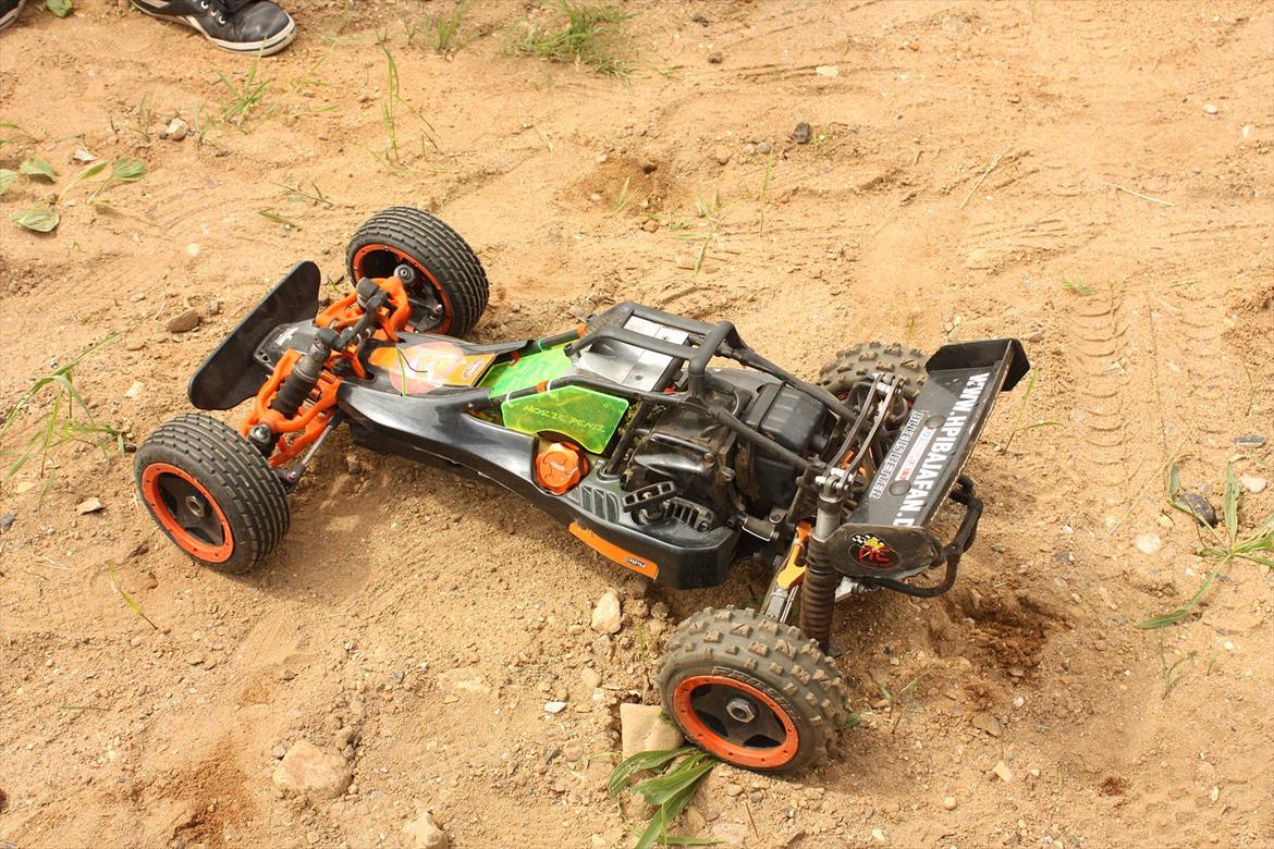 Buggy Hpi Baja 5B 2.0 Solgt - Som den ser ud før.. 12/7-11
OBS! der mangler underguard, da den fløj af samme dag billede 8