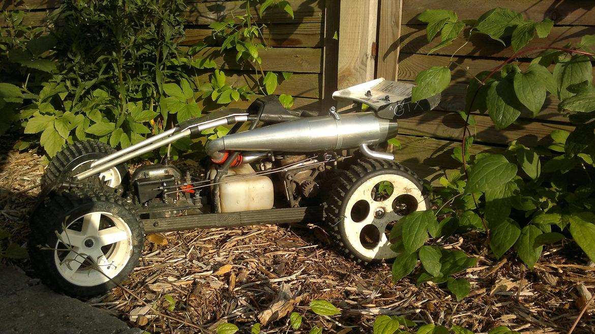 Buggy FG Baja (White Tiger) - lige et billed hvor man kan se den nye 3 kammers udstødning billede 14