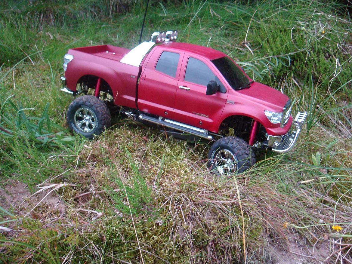 Off-Roader Tamiya Toyota Tundra - Resultat efter samling og med det første nymalet karosse billede 2