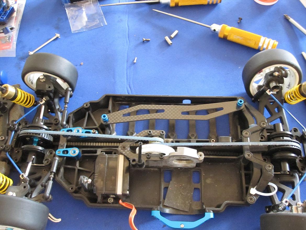 Bil Tamiya ta-05 - den 17/7-11 er igang med sætte nogle nye hop up`s på. billede 11