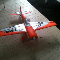 Fly Parkzone Extra 300