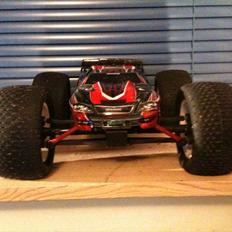 Off-Roader traxxas 1 16 e-revo vxl