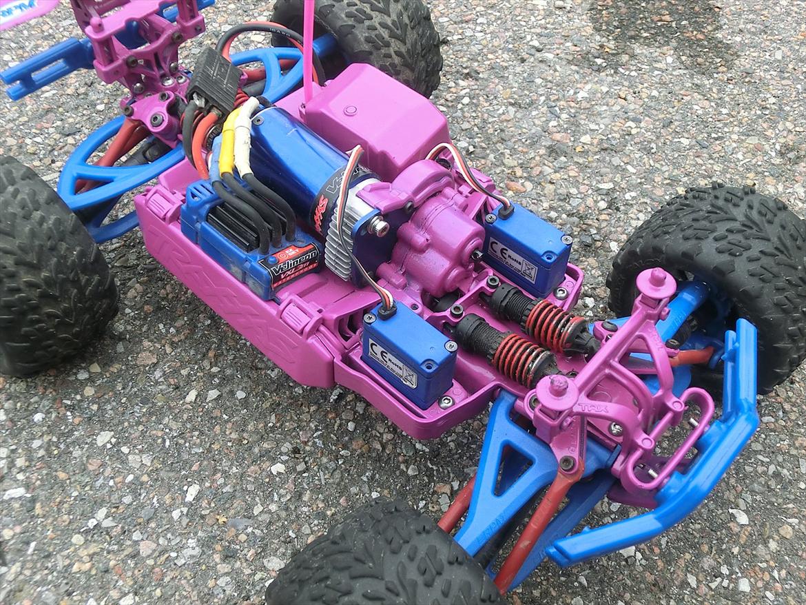 Off-Roader Traxxas Mini E-revo VXL Pink Spec. Byttet. billede 4