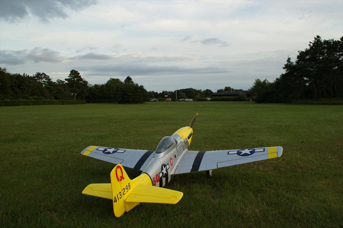 Fly FMS P-51 Mustang 'Marie' - Ved ikke om det er så tydeligt, men det er her jeg flyver. billede 2