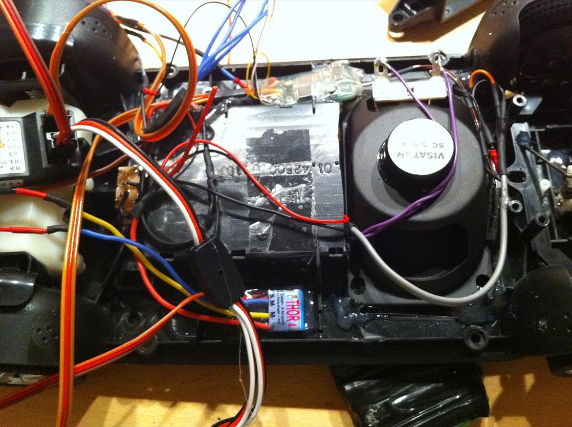 Bil | Aston Martin DBS - Masser af elektronik... :) billede 12