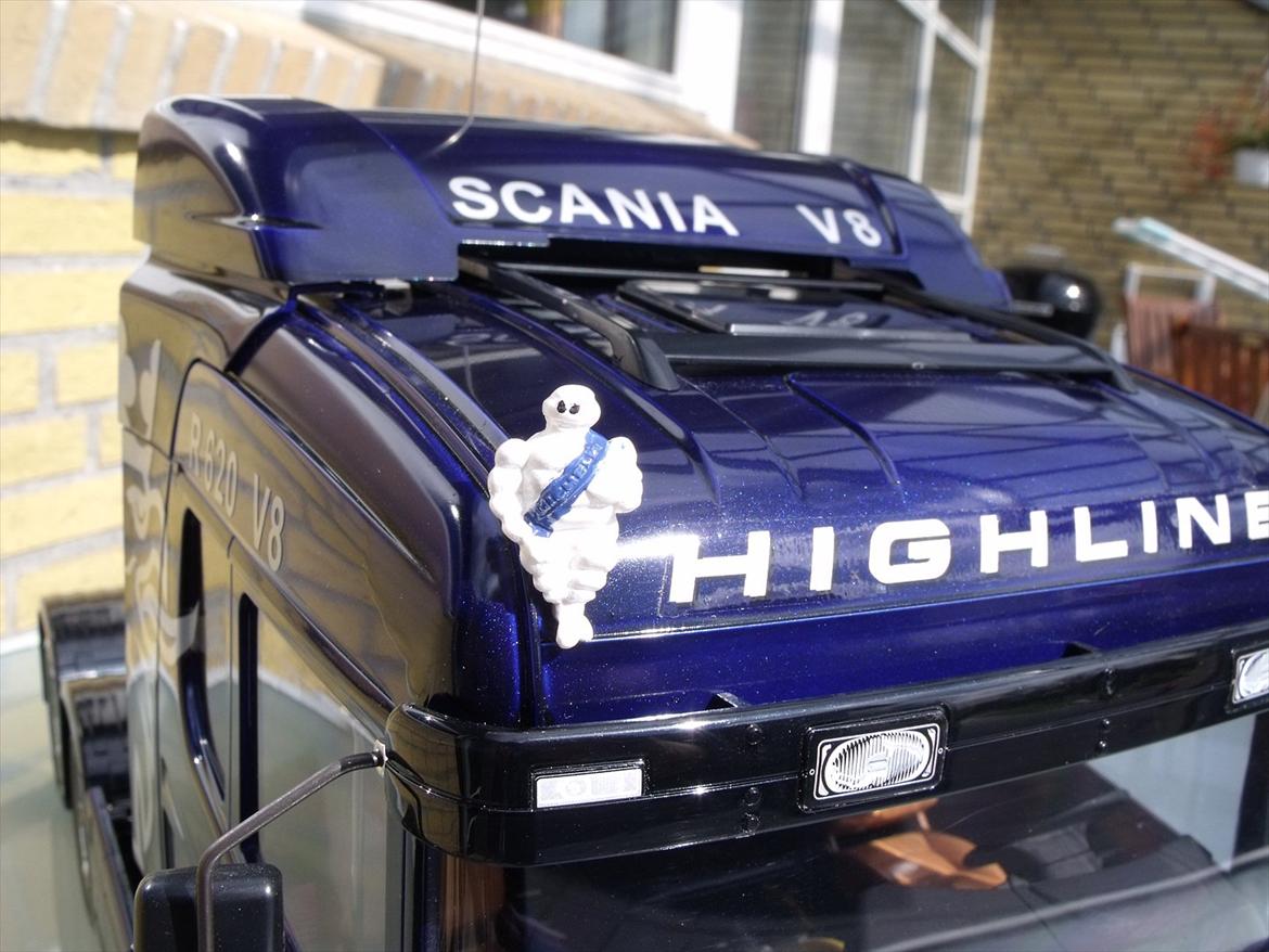 Lastbiler Scania R620 6X4 Tamiya - Micheling mænd , det var der på alle lastbiler før i tiden , det skal der også være på min . billede 2