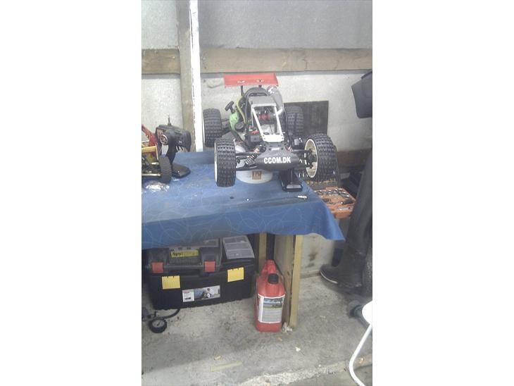 {{currentPhoto.altText}} billede {{currentPhoto.number}}