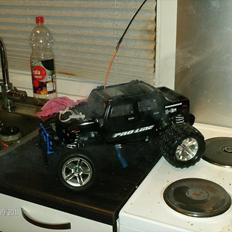 Off-Roader HUMMER-H2