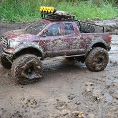 Off-Roader Axial SCX10 Tundra