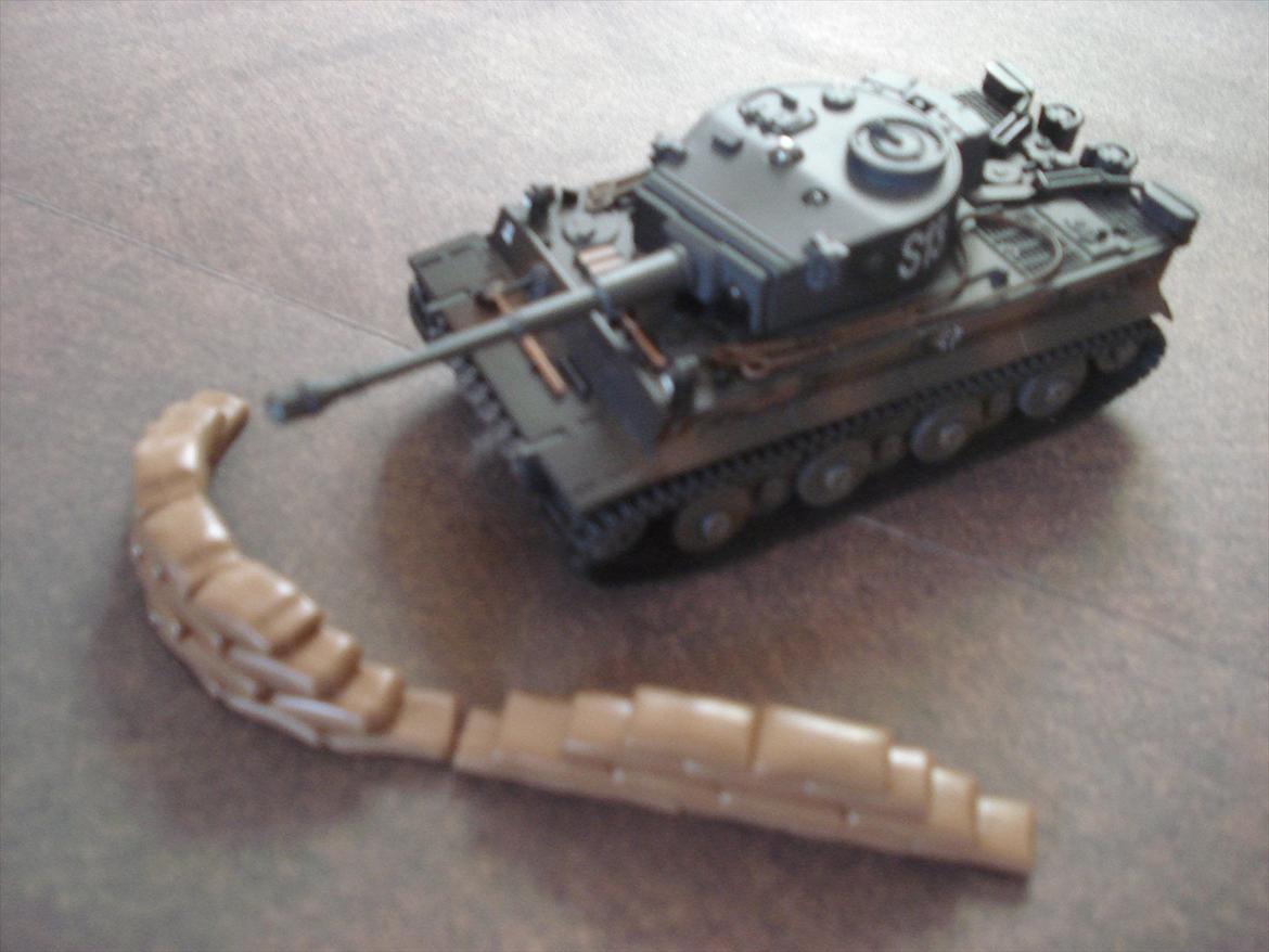 Militær GERMAN TIGER / SOVIET T34/85 billede 20