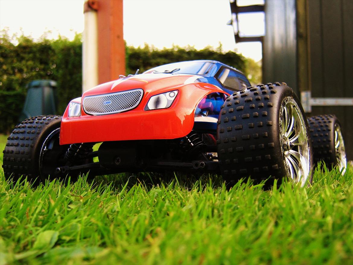 Off-Roader LRP Shark 18 Monster billede 1