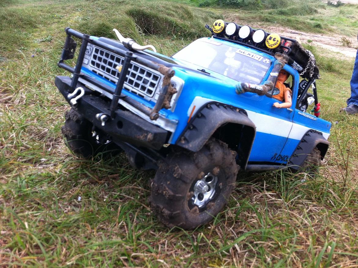 Off-Roader Axial scx10 chevrolet k10 pickup  billede 10