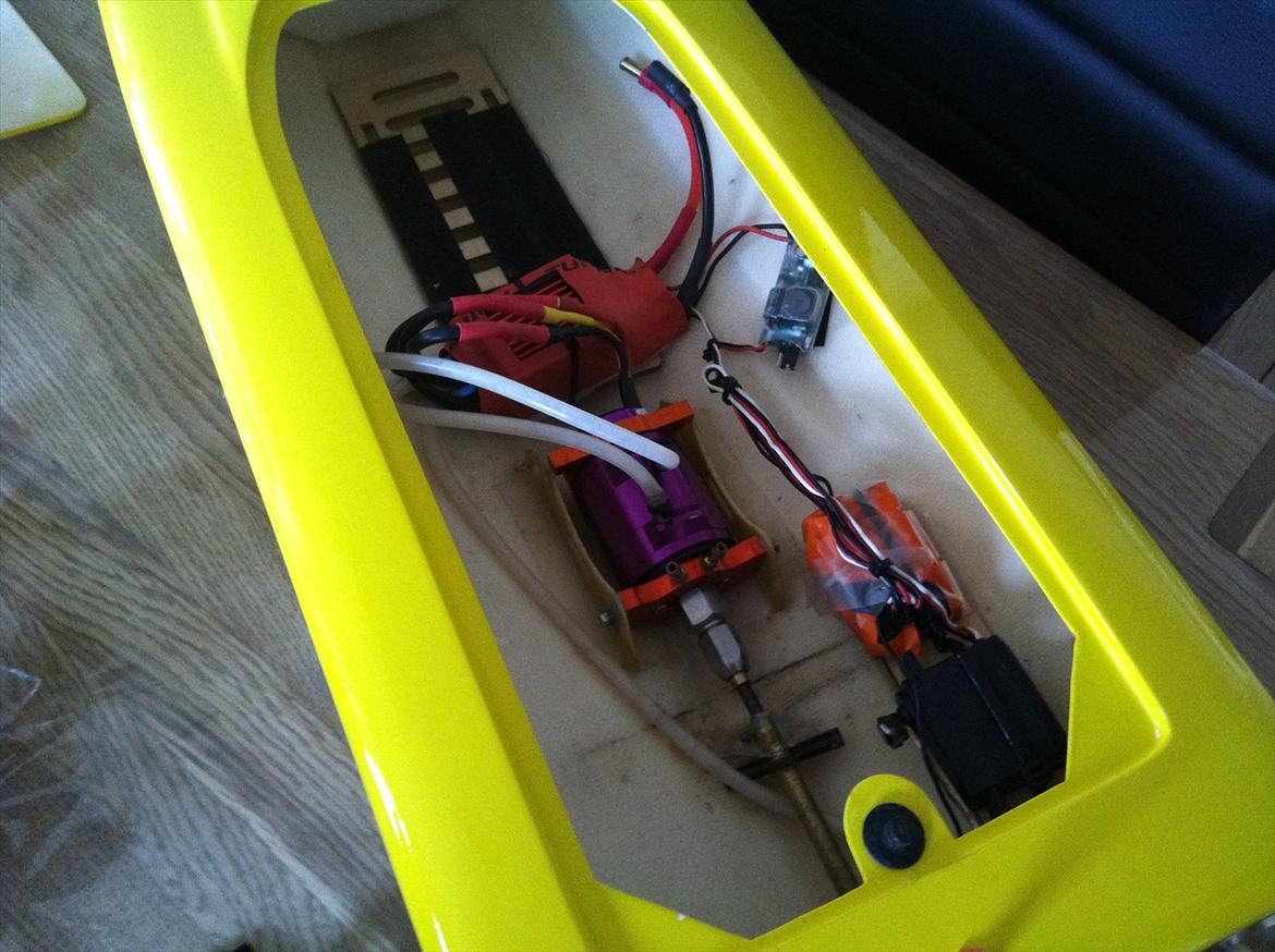 Båd Pussuit Brushless billede 2