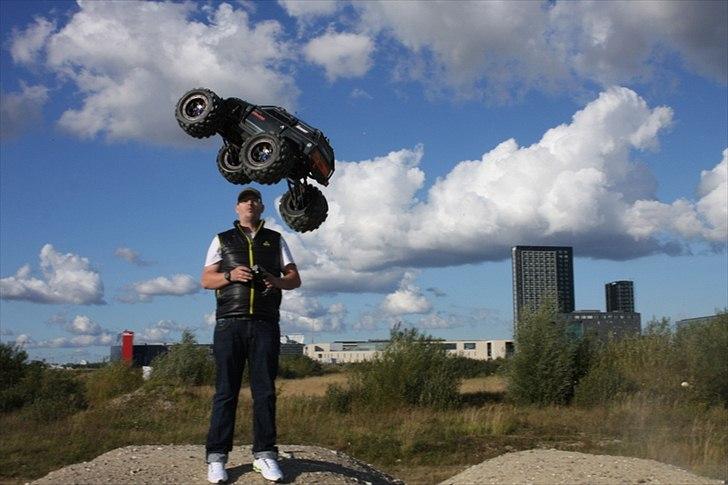 Off-Roader TRAXXAS SUMMIT 2.0 - Summit in the air billede 9