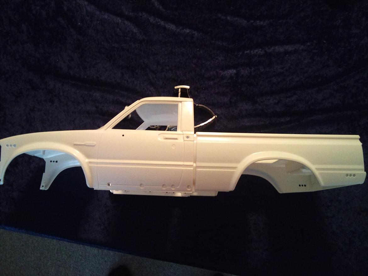 Off-Roader tamiya higlux - prøver at finde på hvordan den skal males billede 6