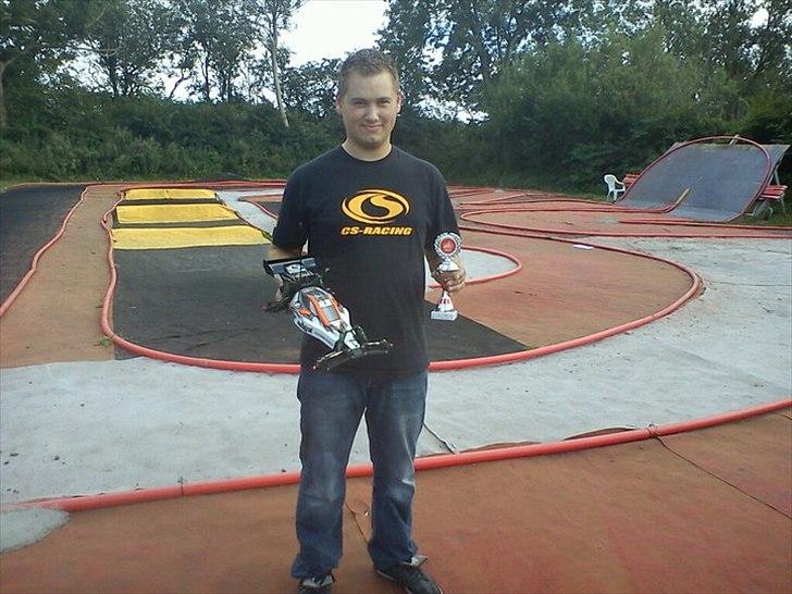 Buggy Ansmann X-pro - Mike Hansen kørte en 1. plads B finale
hjem med den i Sommersted. billede 13