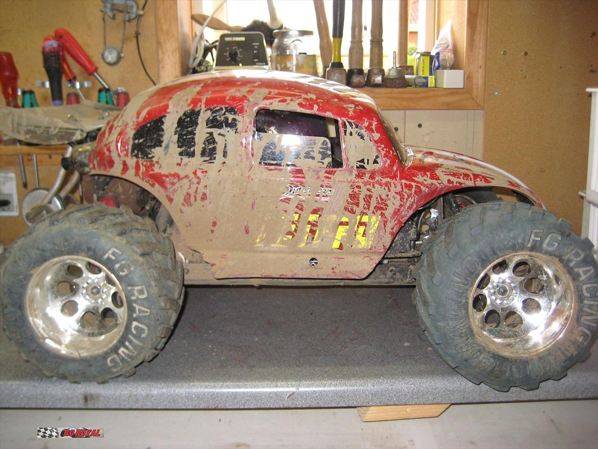 Bil FG Monster Beetle - Uha det er dejligt med et mudderbad. billede 2