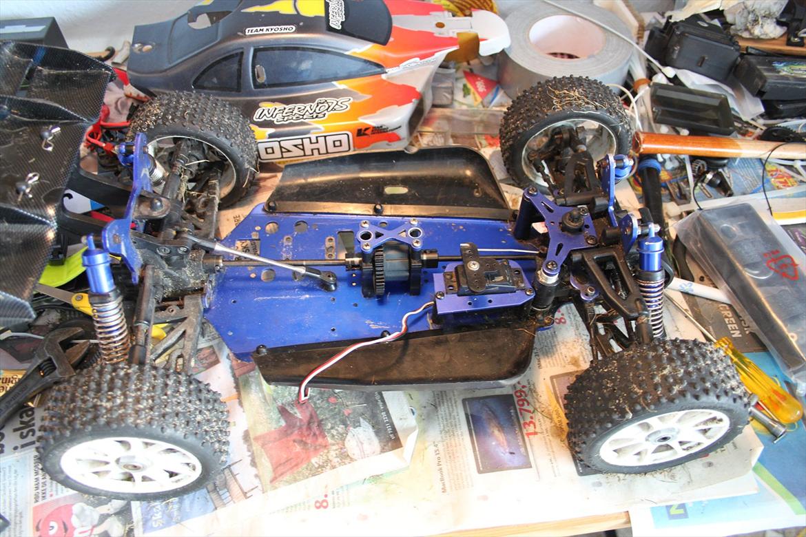 Buggy inferno mp7.5 brushless - starten af konversionen billede 1