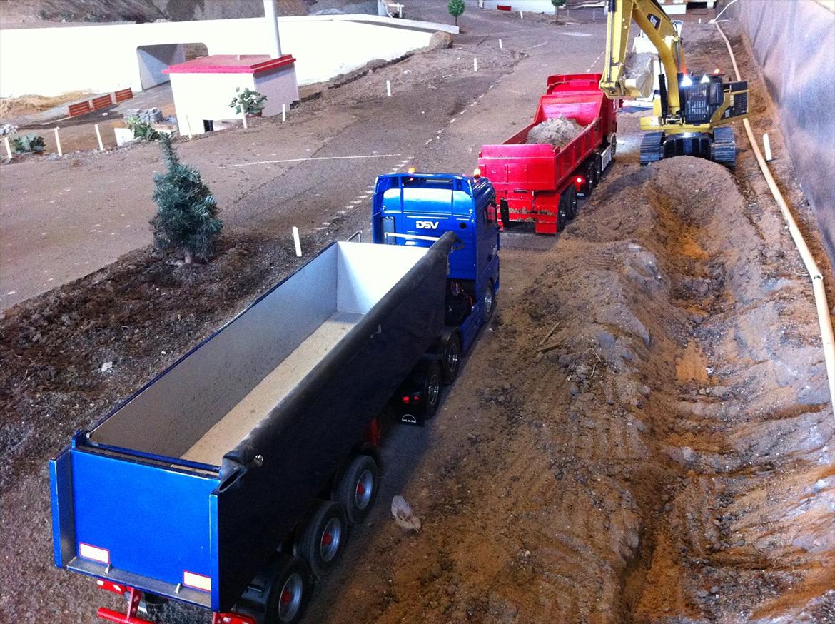 Lastbiler | MAN TGX 26.540 6x4 - Holder og venter på at blive læsset billede 17