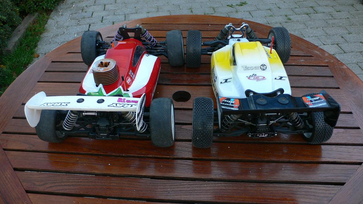 Buggy Mugen MBX6 Brushless Tekno V4 - sammen med min super fine Xray 808 2011 spec billede 3
