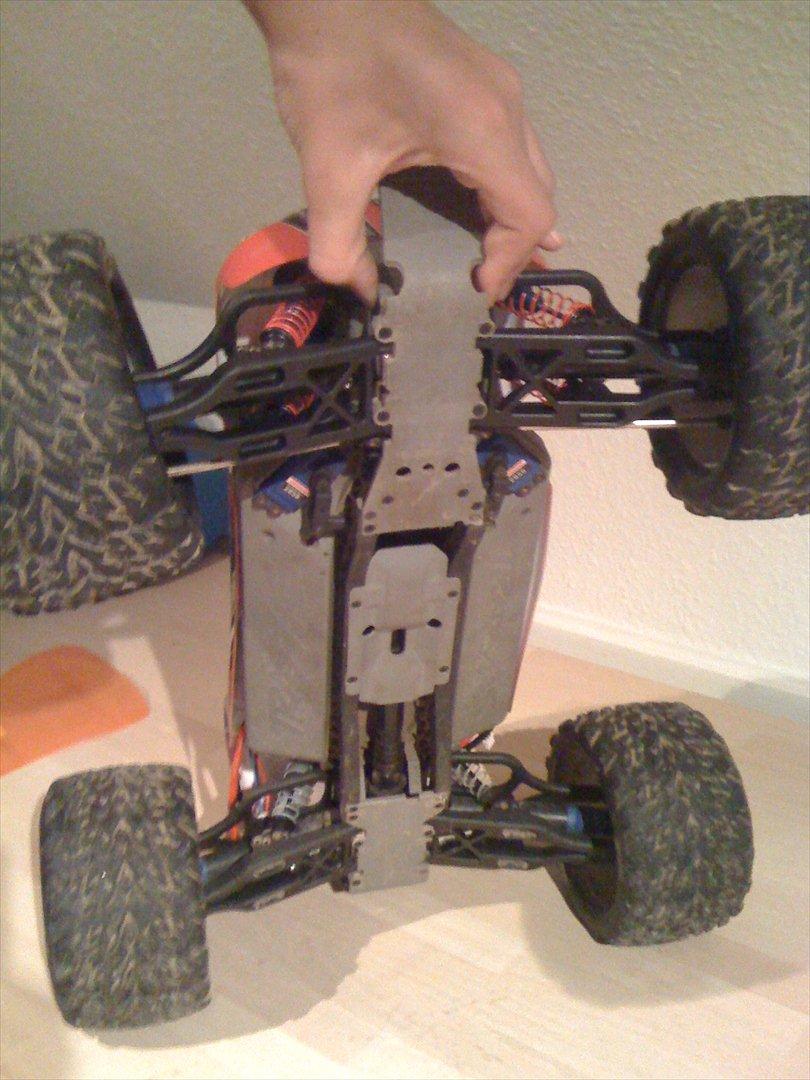 Off-Roader E-maxx Brushless billede 1