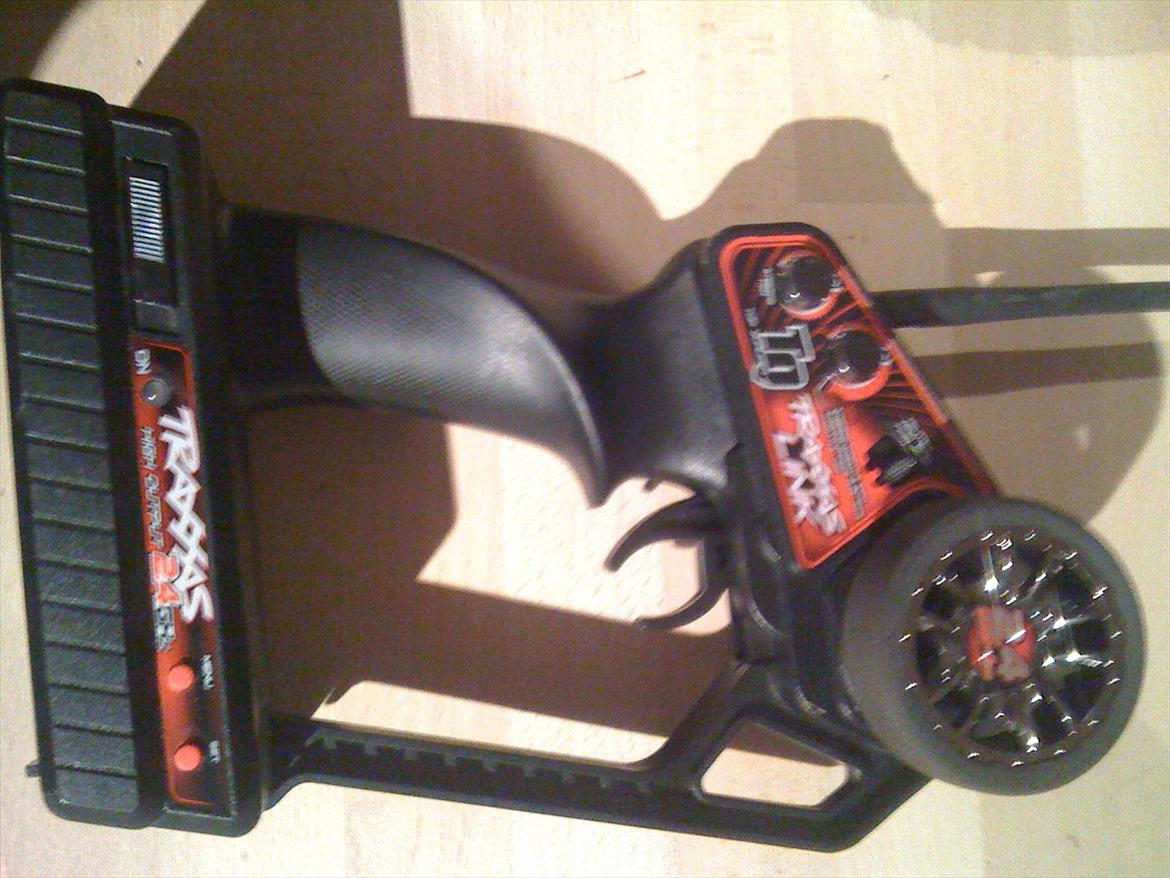 Off-Roader E-maxx Brushless billede 4