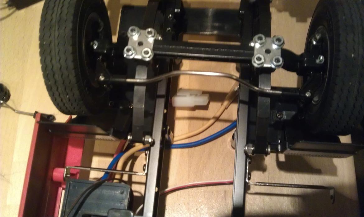 Lastbiler Volvo FH12 / Solgt - Ved at lave styretøjet om. billede 9