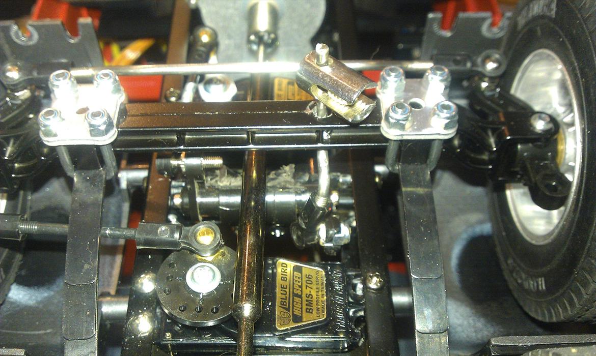 Lastbiler Volvo FH12 / Solgt - Lidt om hvordan jeg har lavet styring af de 2 servoer der styre hæve/sænke og dreje billede 19