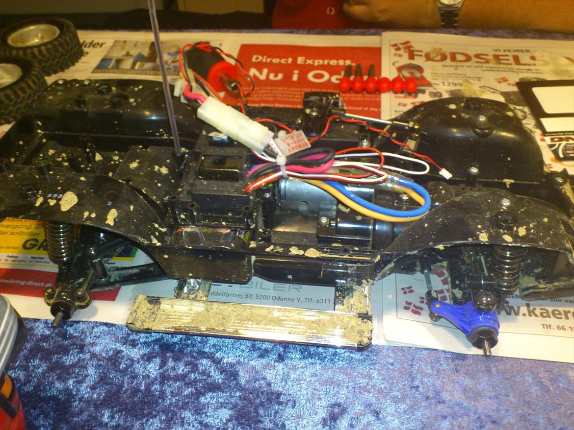 Off-Roader tamiya cc-01 pajero - lidt beskidt efter en tur gennem mudderet. (den skulle jo testes) billede 6