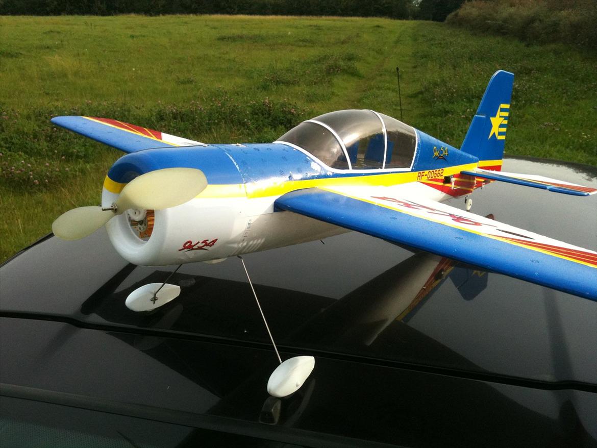 Fly Art-Tech YAK-54 3D - ved den første flyvetur. billede 1