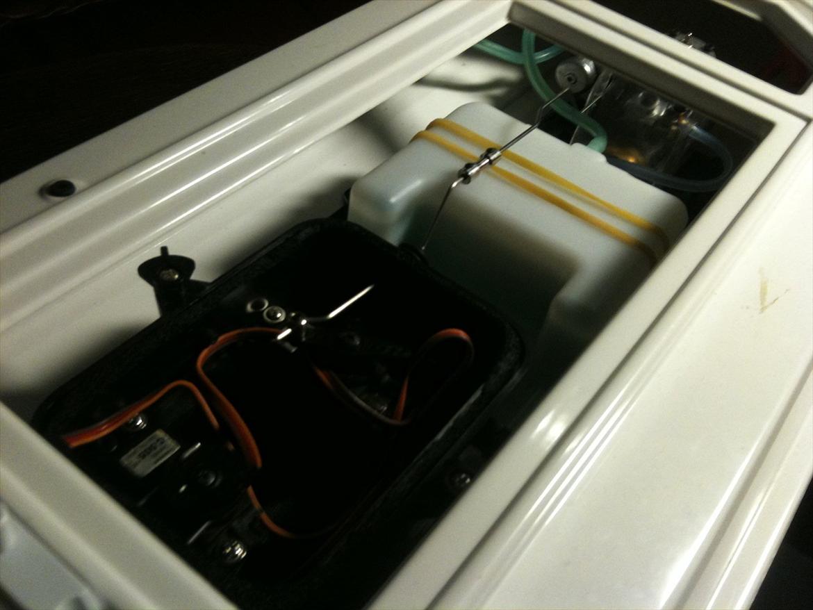 Båd Kyosho BlueStreak 800 GP - sådan ser indvoldene ud billede 5