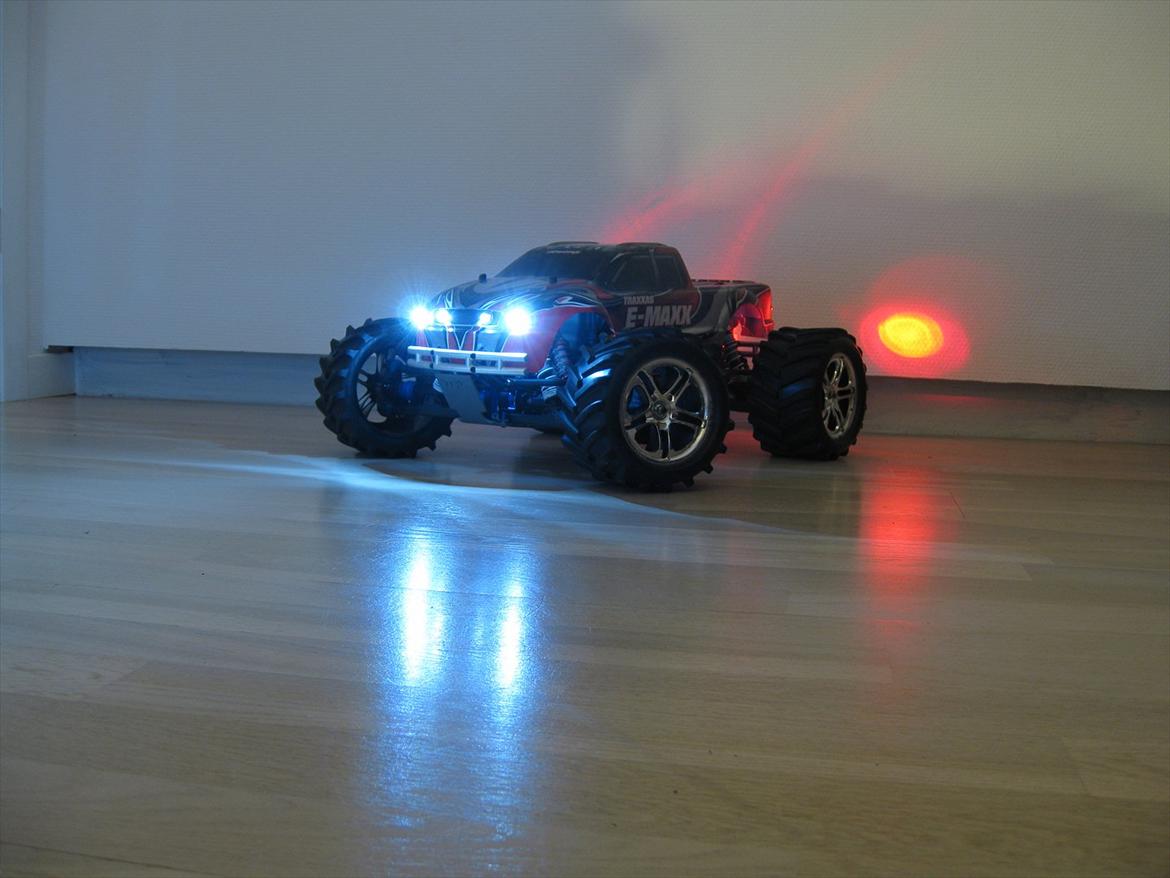 Truck Traxxas E-maxx aka "Snow-Maxx" billede 6