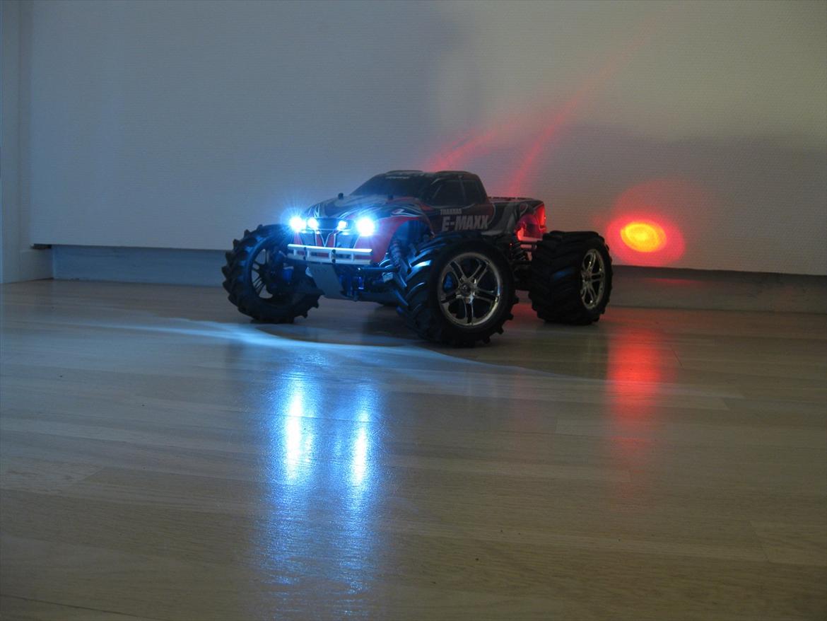 Truck Traxxas E-maxx aka "Snow-Maxx" billede 7