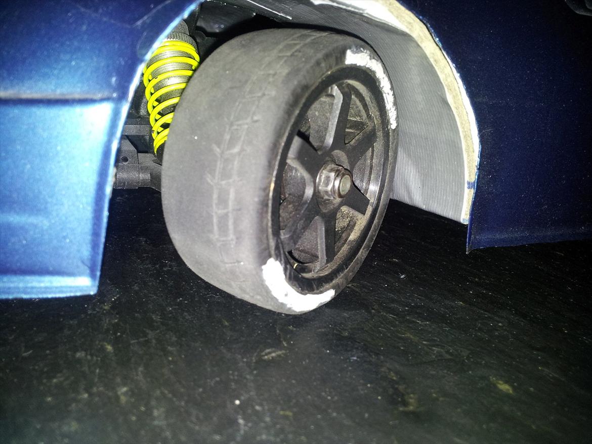 Bil HL Sprint 4WD Nitro  - Hjemme lave skærm kasser, så der ikke flyver småsten ovs.. ind på gearing ovs.  billede 9