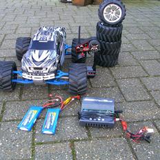 Off-Roader Traxxas E-MAXX Brushless