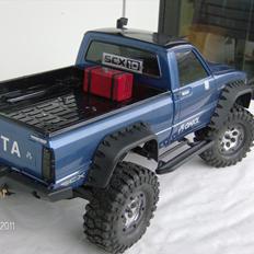 Off-Roader Axial SCX-10 hilux / dingo RTR